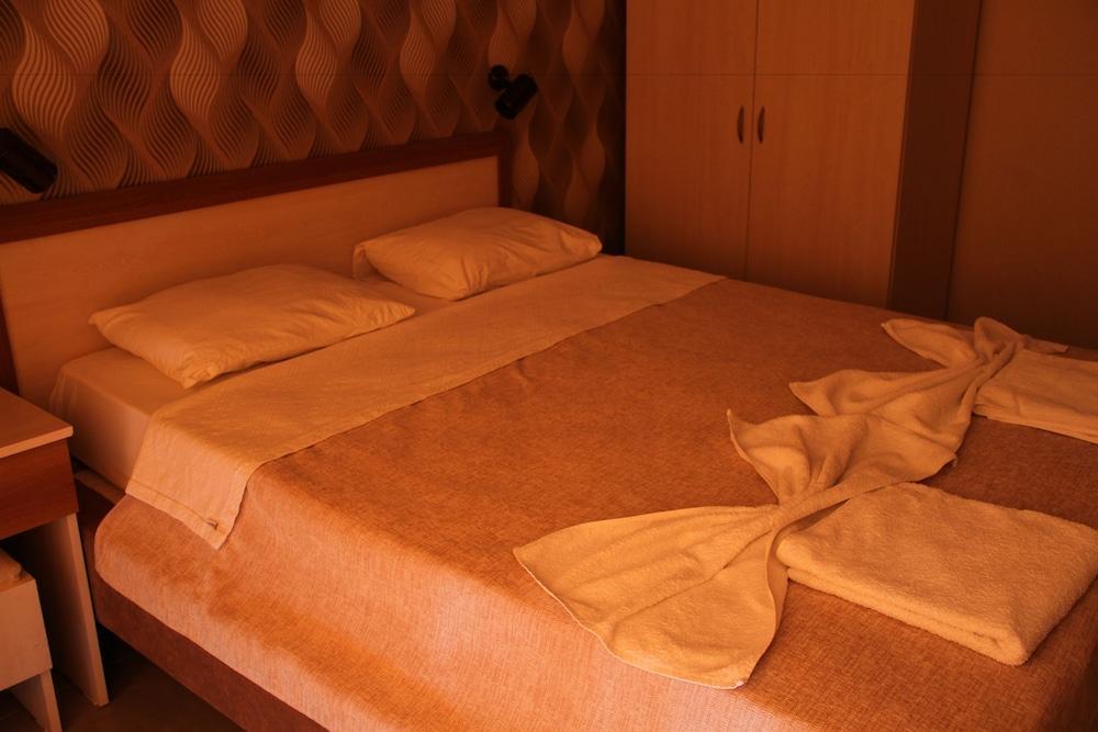 Saturn Hotel Kusadası Exteriör bild