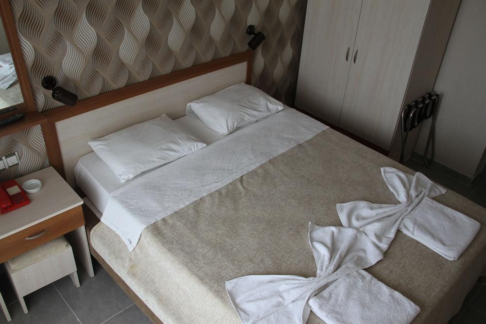 Saturn Hotel Kusadası Exteriör bild