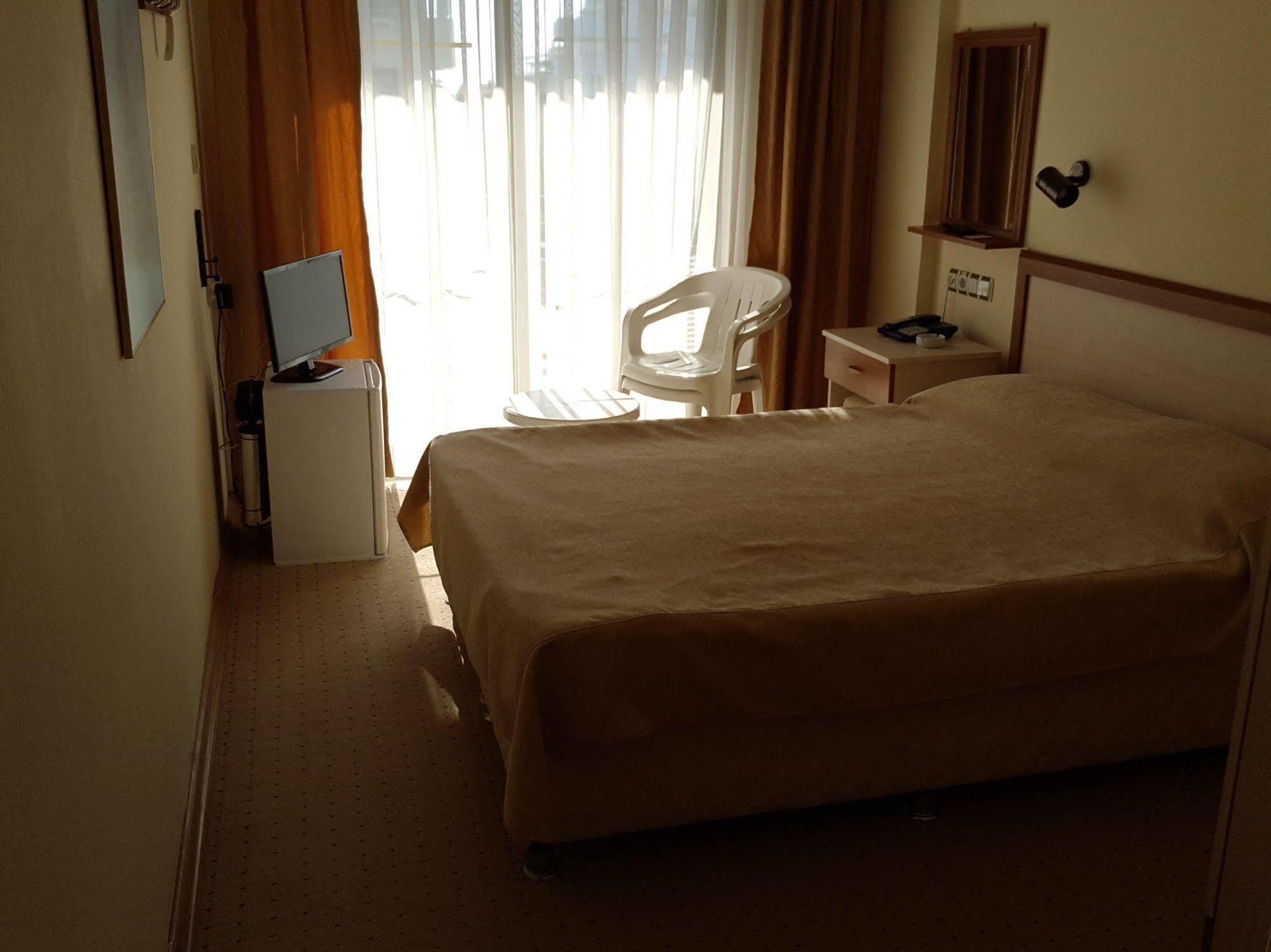 Saturn Hotel Kusadası Exteriör bild