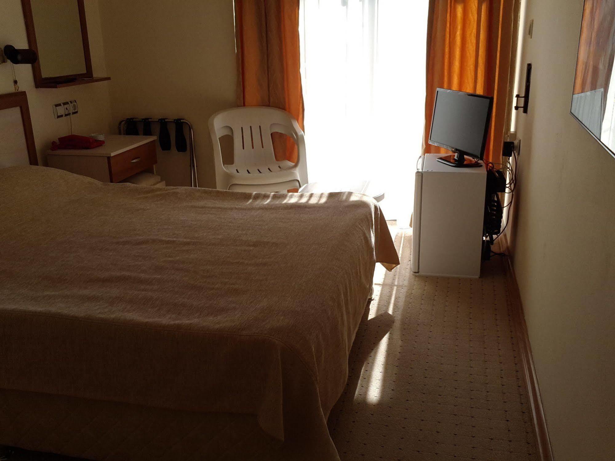 Saturn Hotel Kusadası Exteriör bild