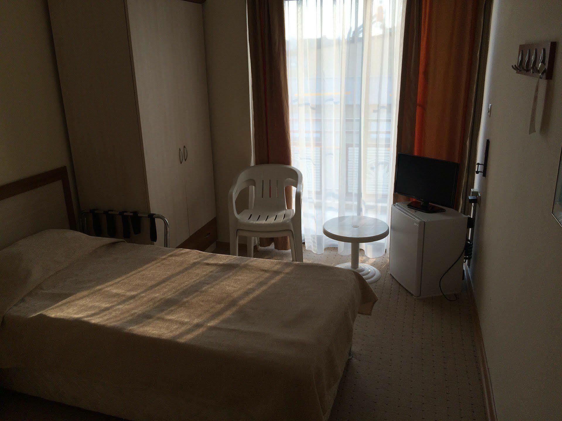 Saturn Hotel Kusadası Exteriör bild
