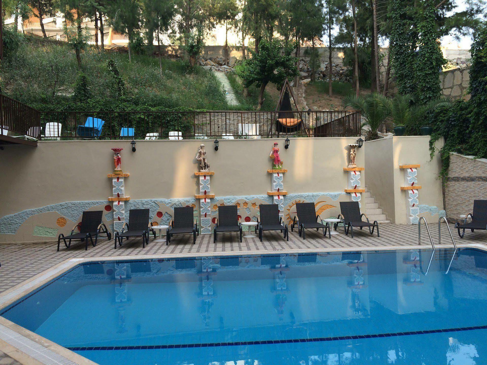 Saturn Hotel Kusadası Exteriör bild