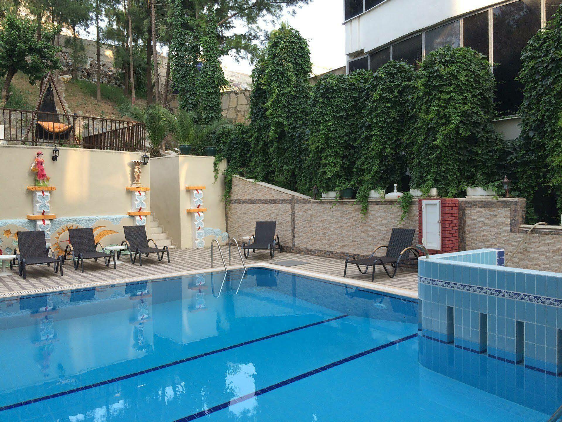 Saturn Hotel Kusadası Exteriör bild