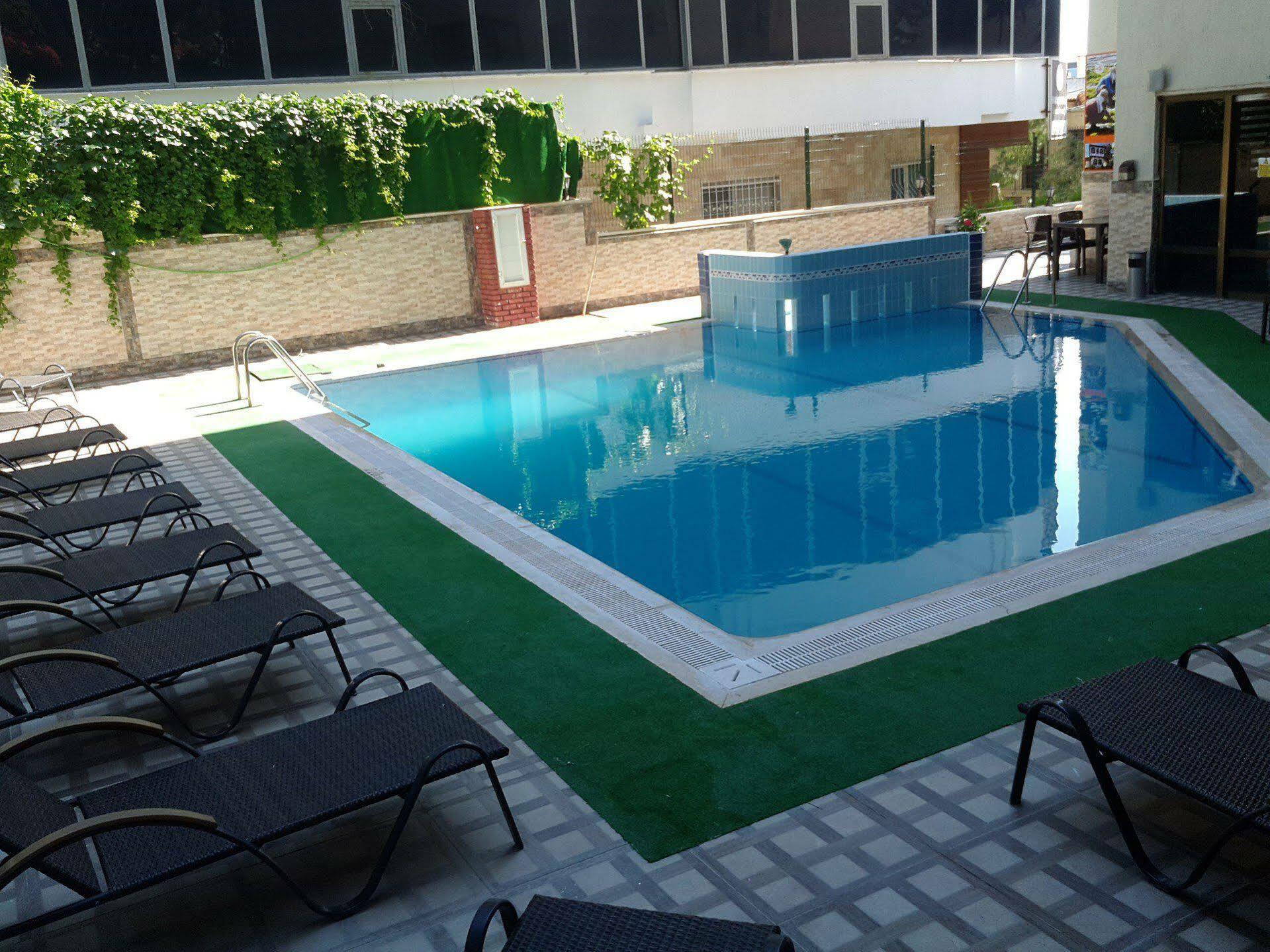Saturn Hotel Kusadası Exteriör bild